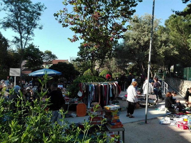 6 vide grenier du CIL le 1er juin 2019